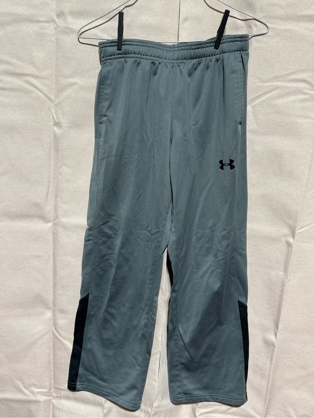 Under Armour Kids Gray Joggers with Black Accents M
